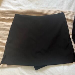 Express black skort